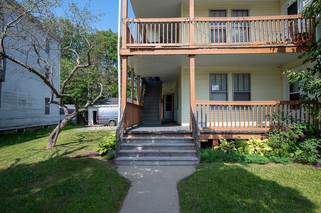 219 Charlton St