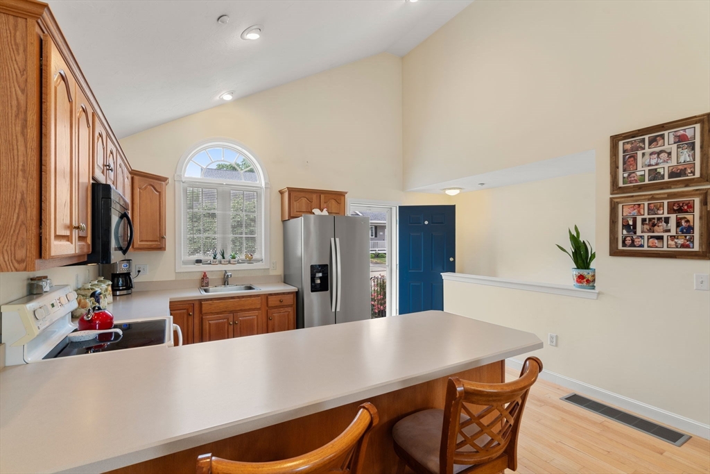 905 Village Ln 905