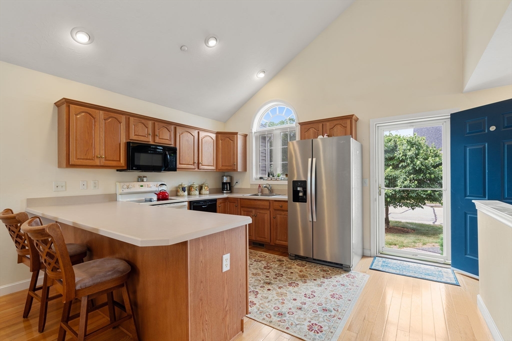 905 Village Ln 905