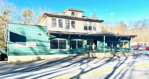 29 Brookfield Rd Sturbridge MA 01518