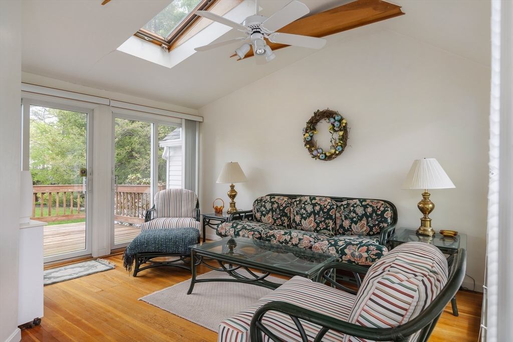 6 Alden Lane