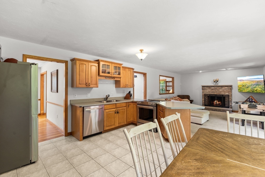 4 Crestwood Dr