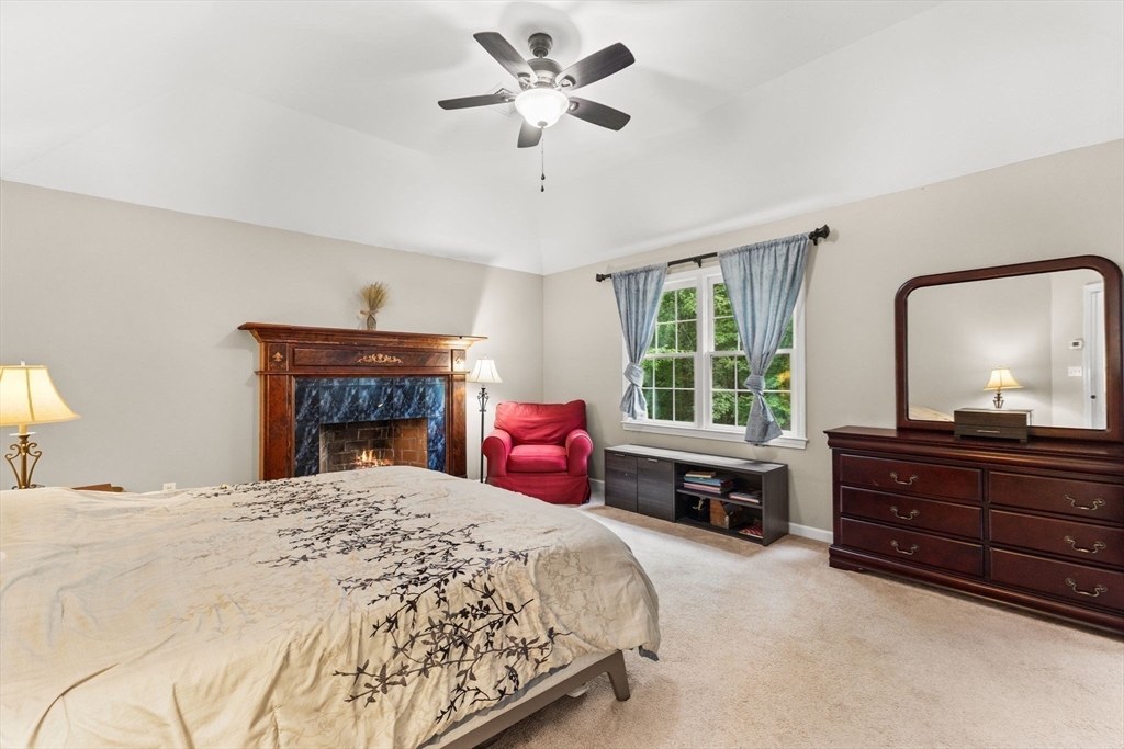 4 Crestwood Dr