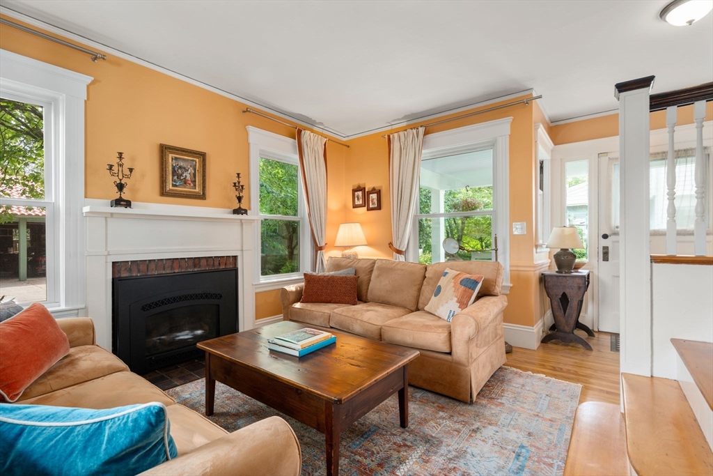 893 Watertown St -