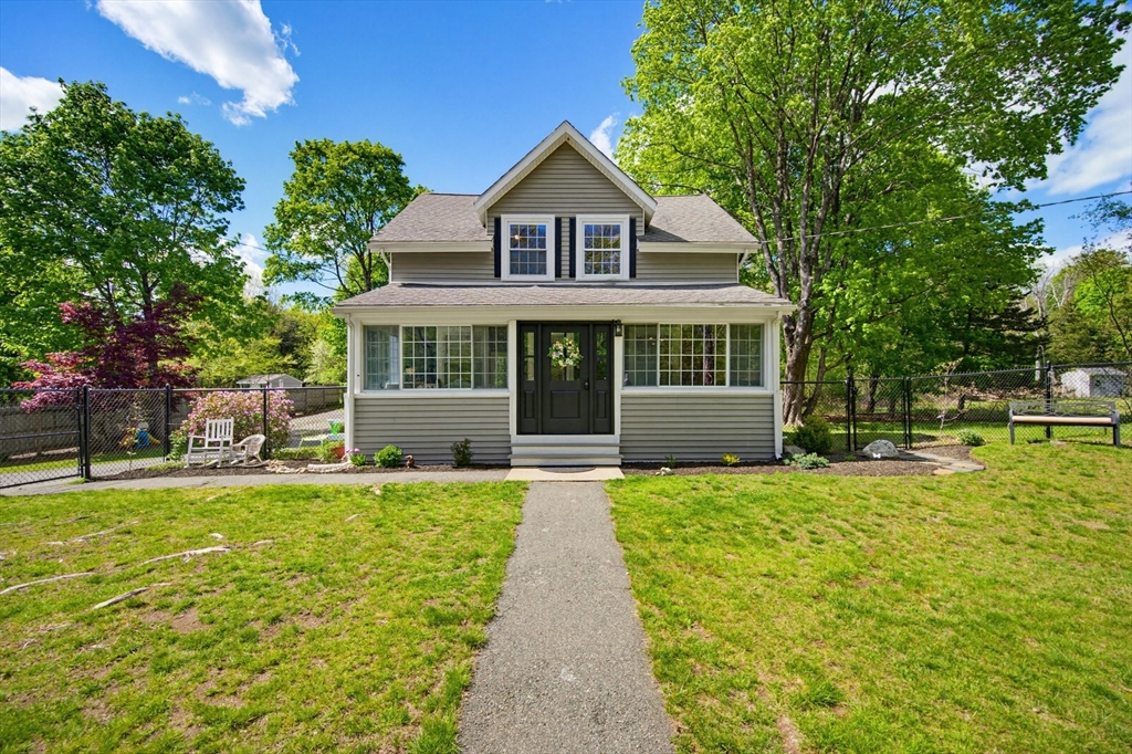 Photo of 167 Morse St, Sharon, MA