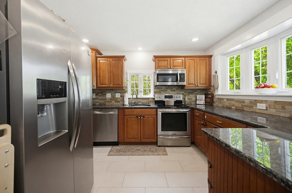 167 Morse St, Sharon, MA Photo #14