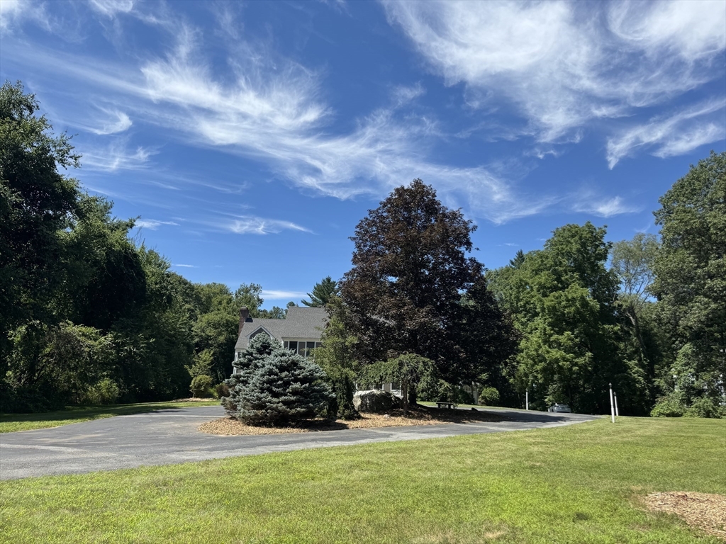 9 Breezy Point Rd