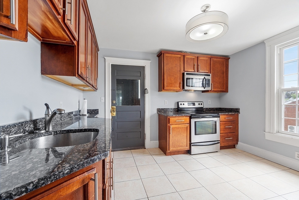 405 Main Street 3