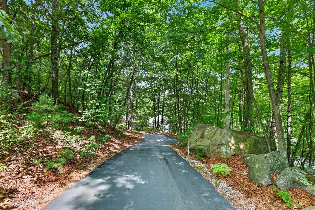 81 Moon Hill Rd