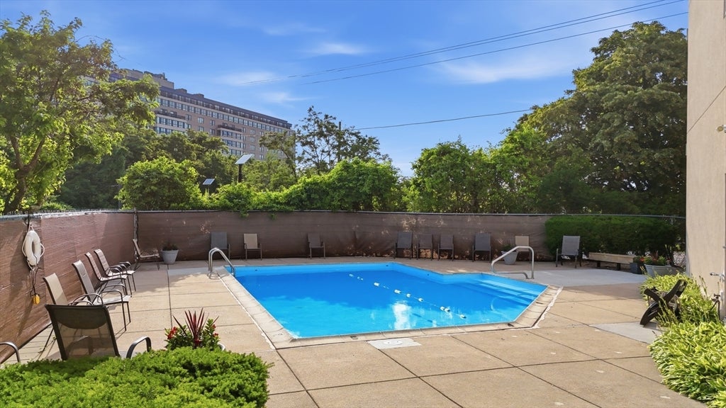 133 Commander Shea Blvd 712