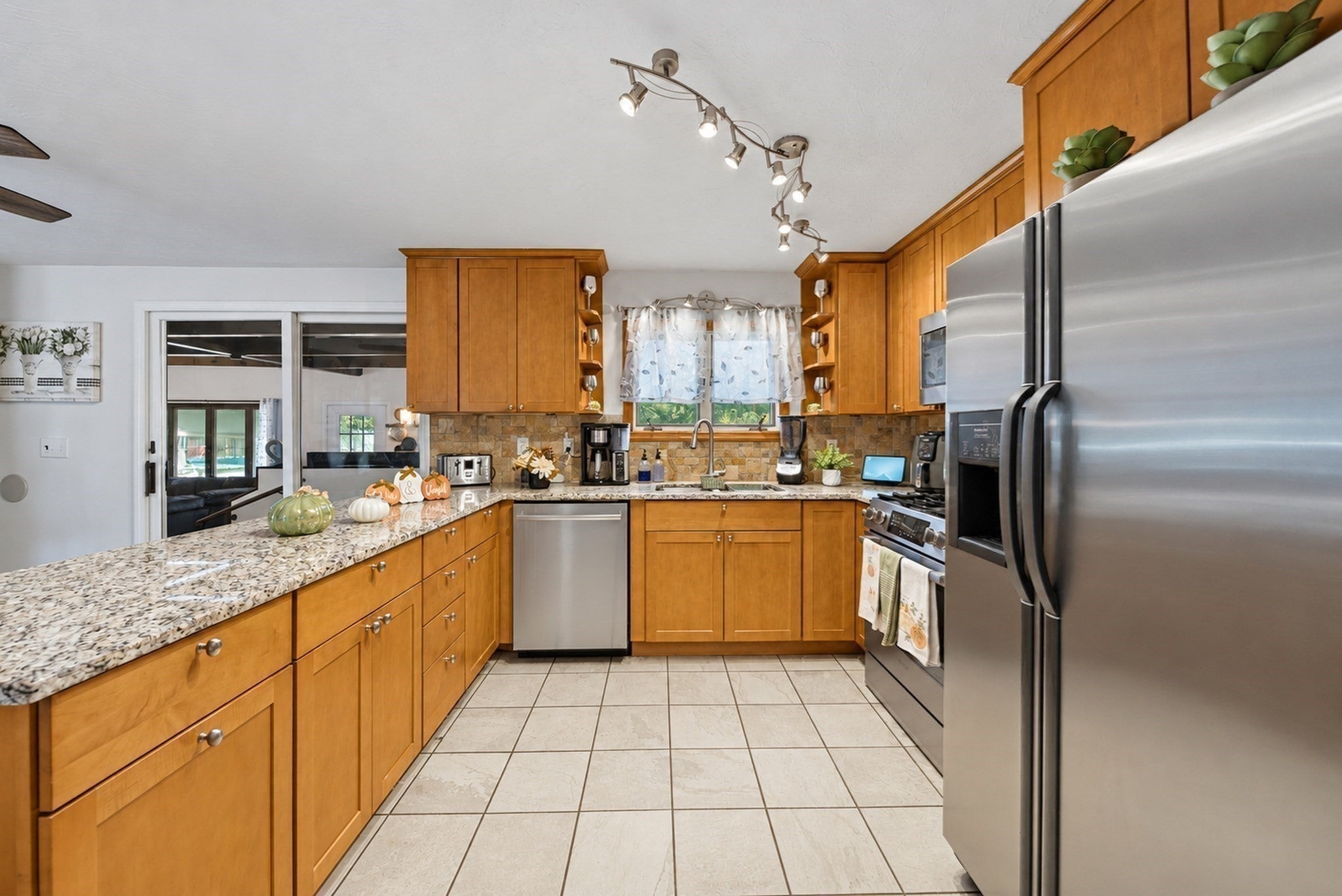 366 Mendon Rd, North Attleboro, MA, 366 Mendon Rd, North Attleboro, MA Photo #8