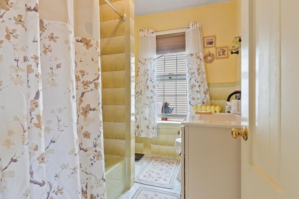 122 Lawrence ST, Clinton, MA Photo #14