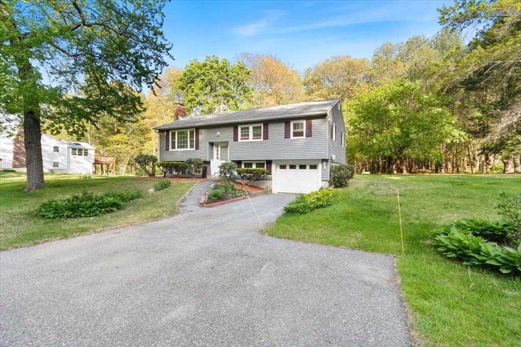 44 Colonial Dr
