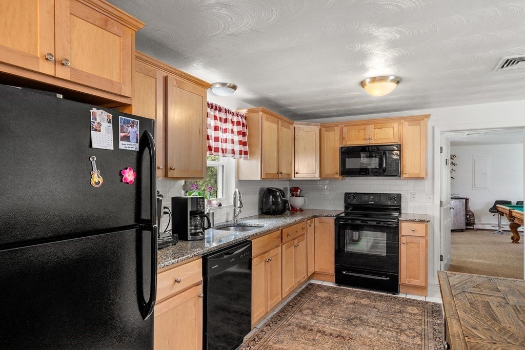 4 Edith Rd, Framingham, MA, 4 Edith Rd, Framingham, MA Photo #8
