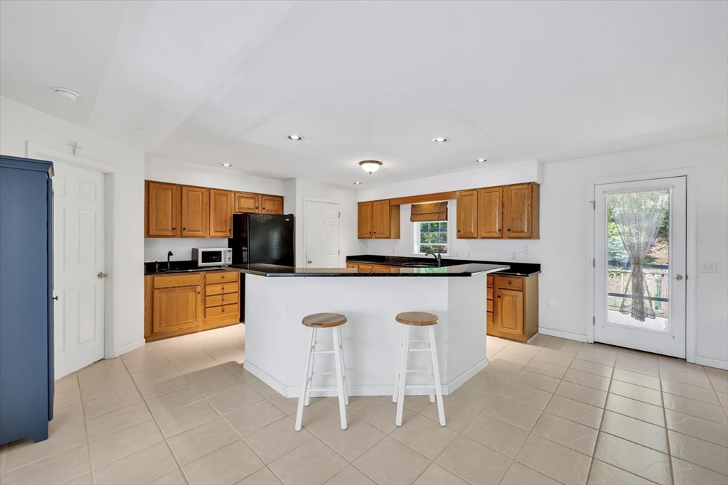 49 Thousand Oaks Dr