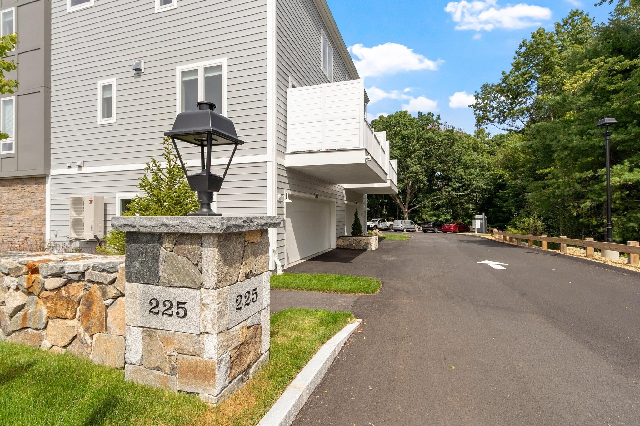 225 Middlesex Turnpike