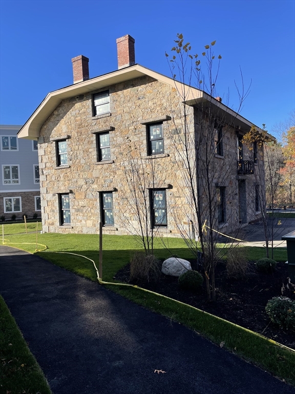 225 Middlesex Turnpike 107