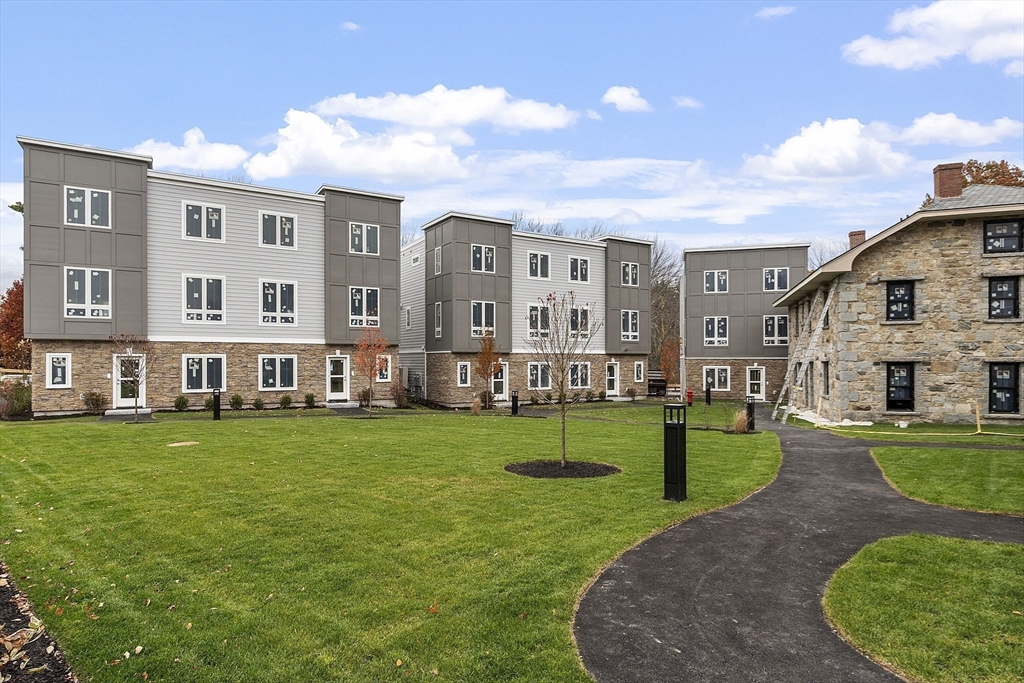 225 Middlesex Turnpike 107