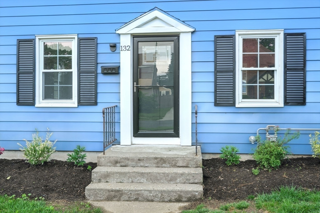 132 Nelson St