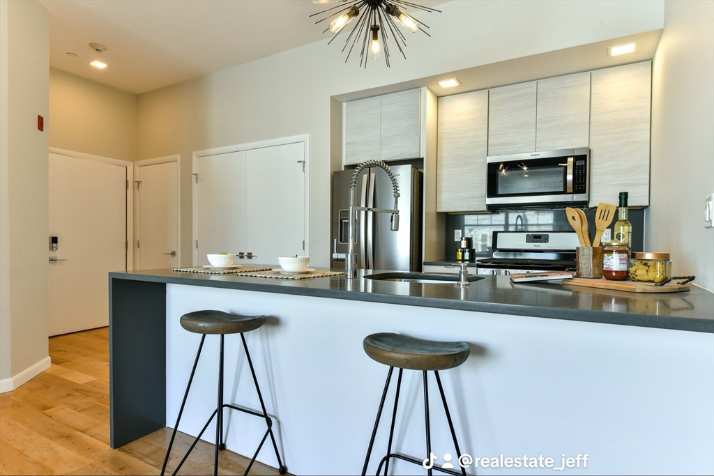 87 Parker St 403