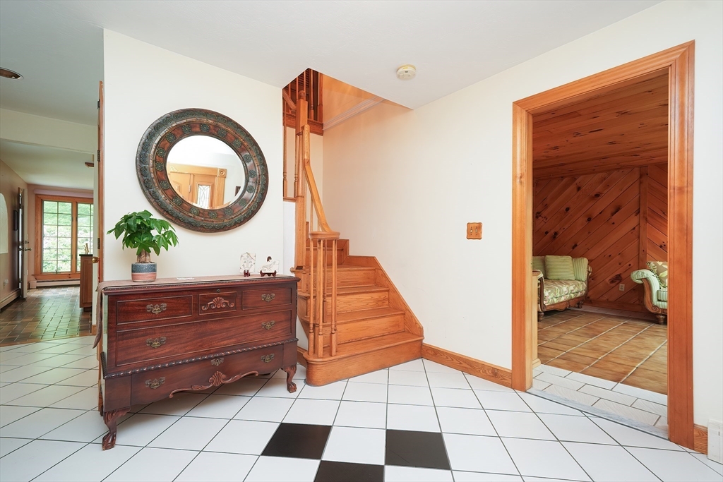 51 Manitoba Rd