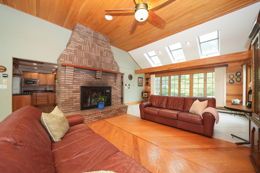 51 Manitoba Rd