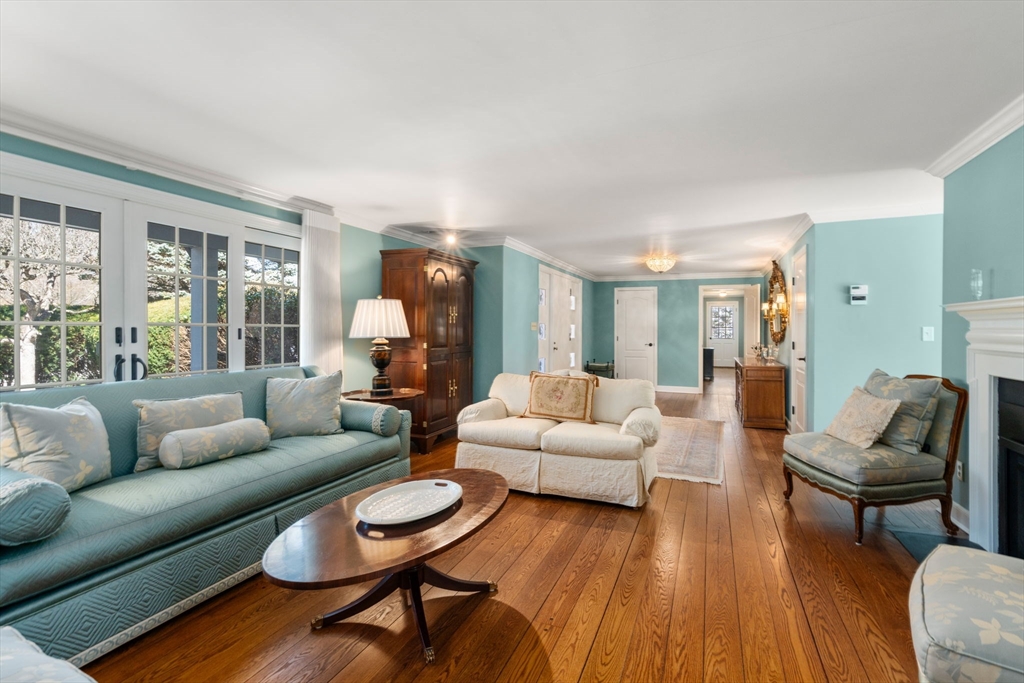 8 Santuit Ln