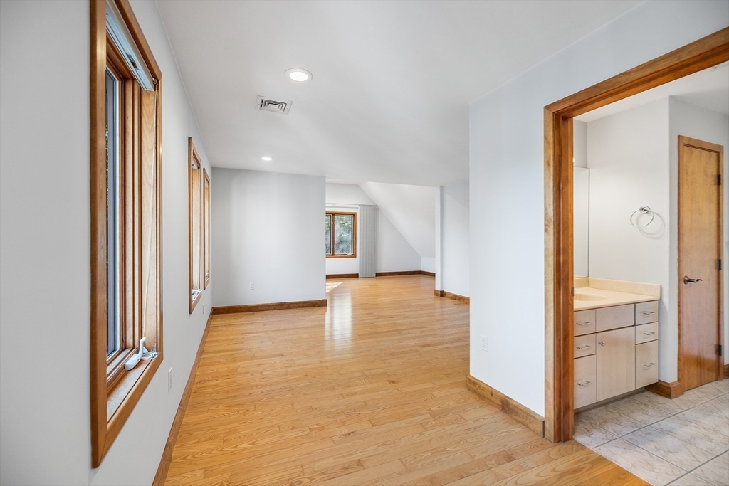 14 Hillside Ave, Southborough, MA Photo #26