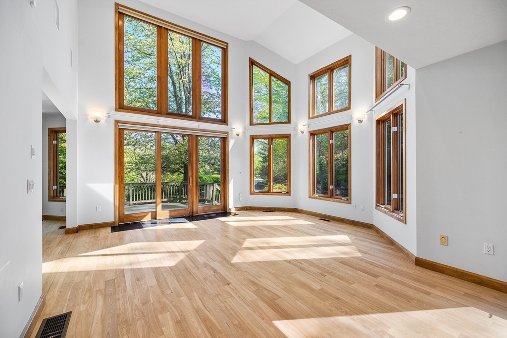 14 Hillside Ave, Southborough, MA Photo #3