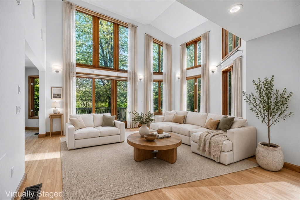 14 Hillside Ave, Southborough, MA Photo #2