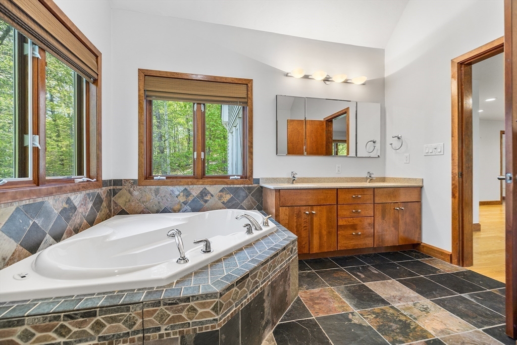 14 Hillside Ave, Southborough, MA Photo #21