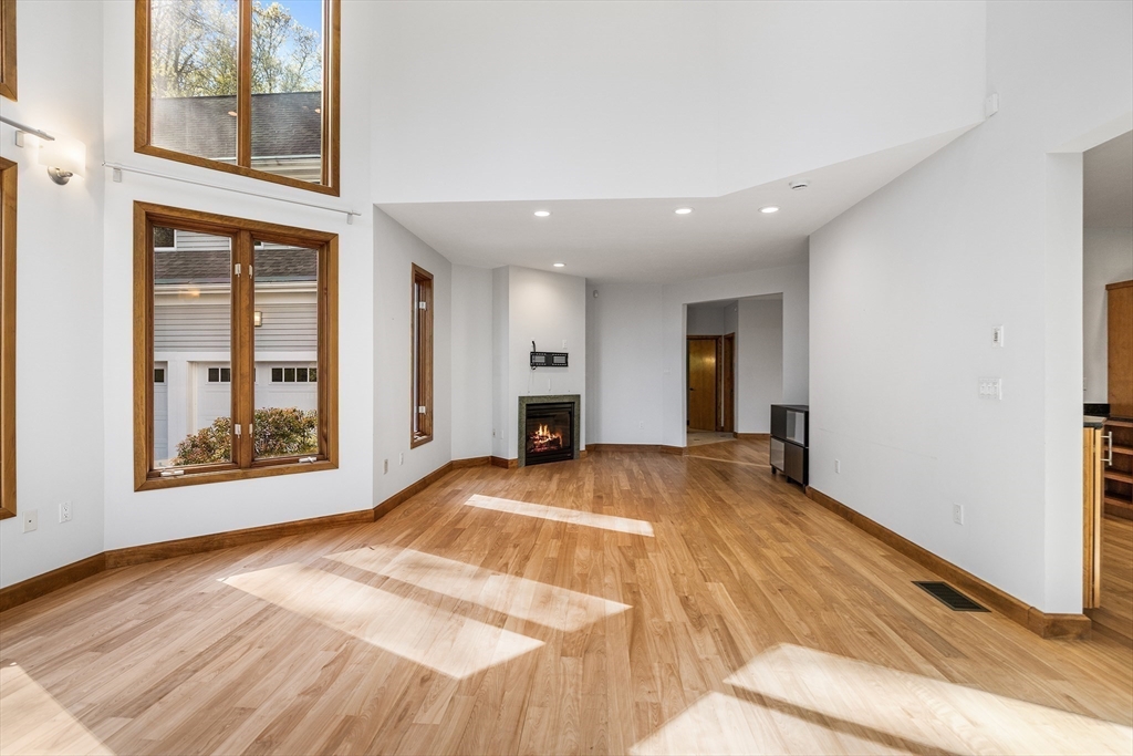 14 Hillside Ave, Southborough, MA Photo #4