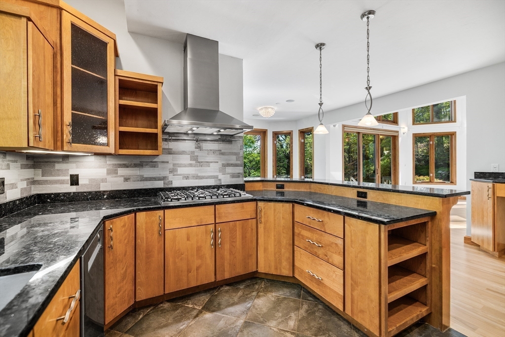 14 Hillside Ave, Southborough, MA Photo #10