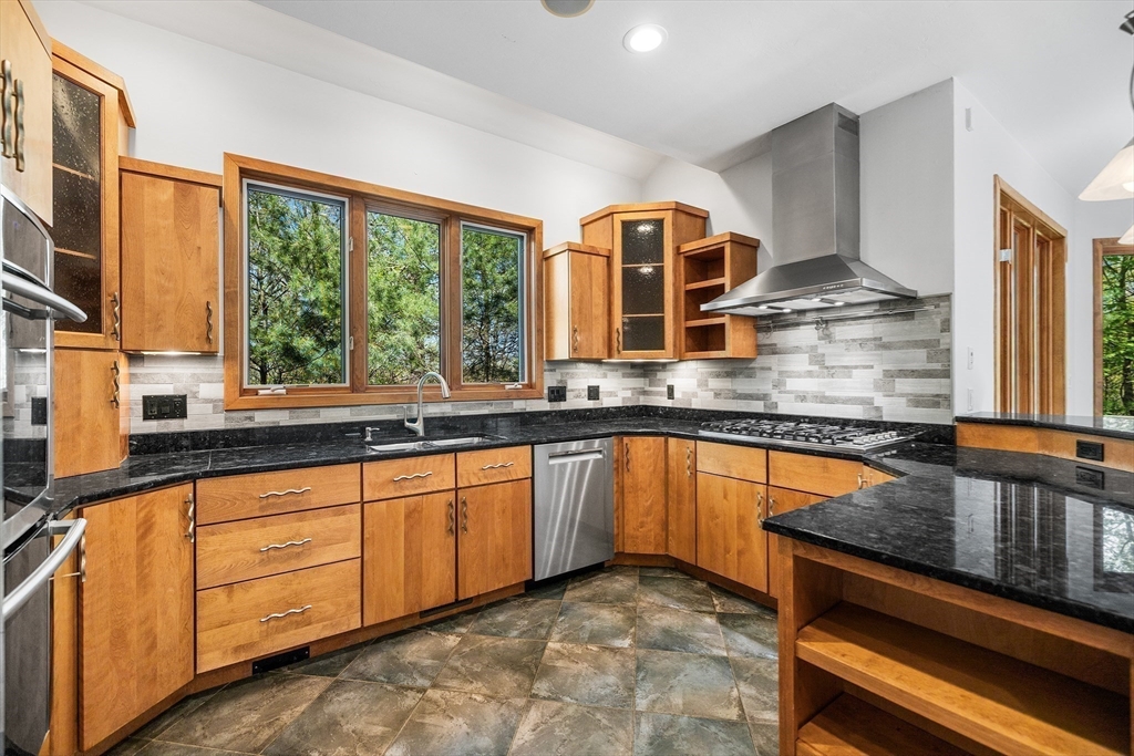14 Hillside Ave, Southborough, MA Photo #9