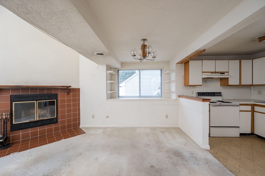 211 Lake St 50
