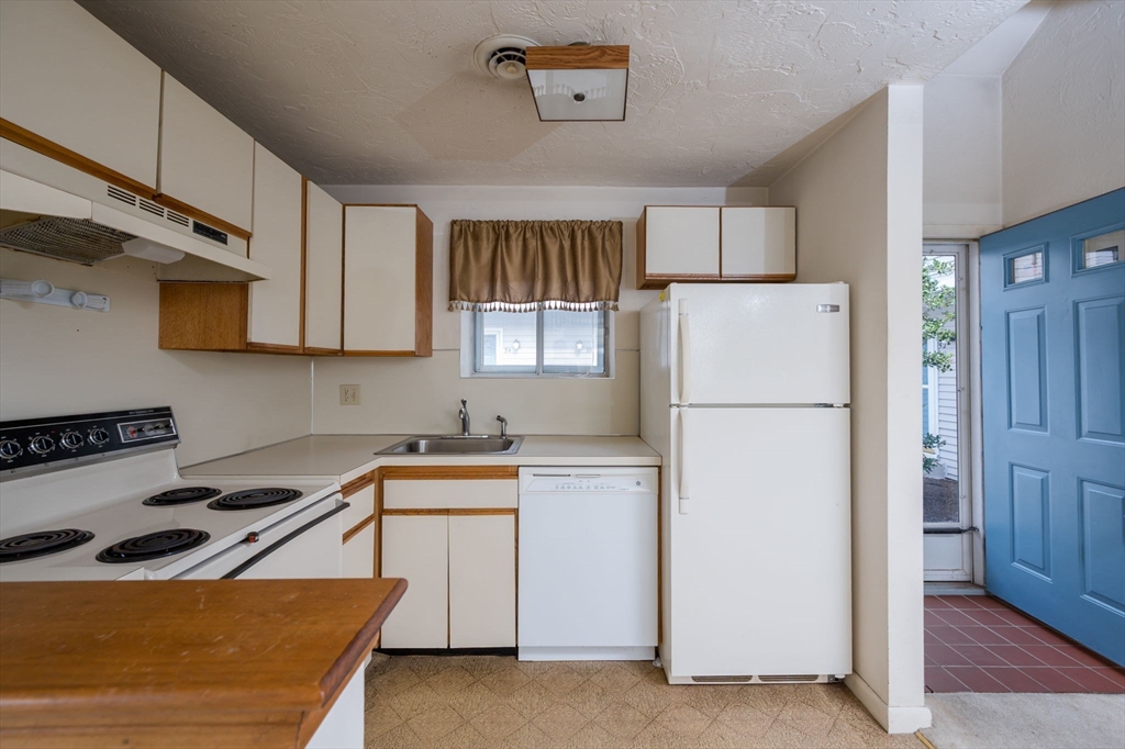 211 Lake St 50