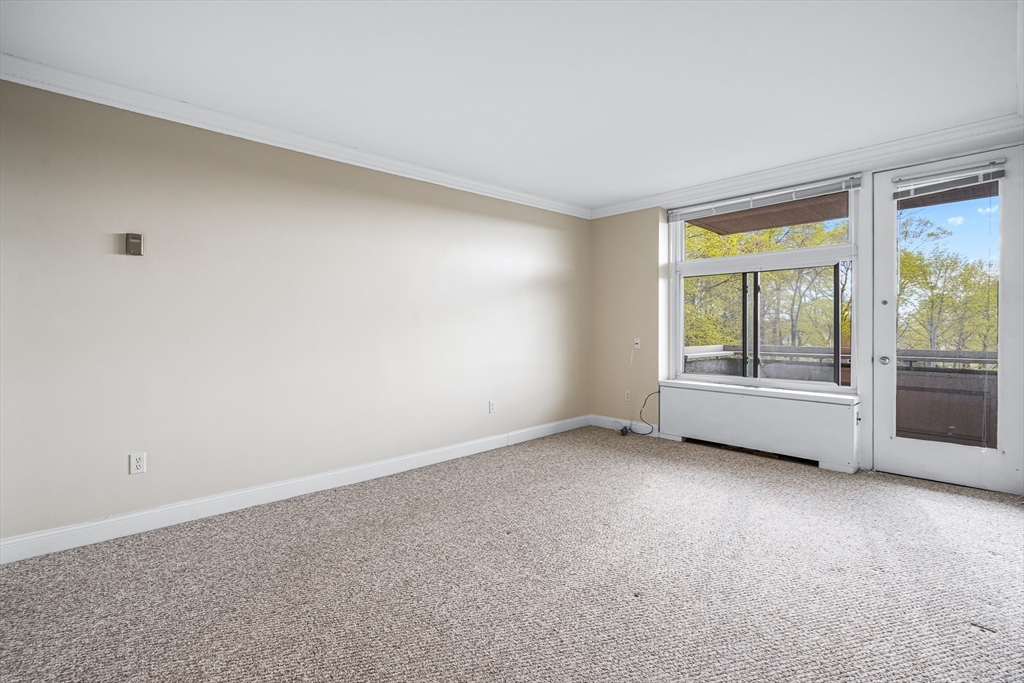 Click for 36 Eliot St #2, Milton, MA slideshow Click for 36 Eliot St #2, Milton, MA slideshow