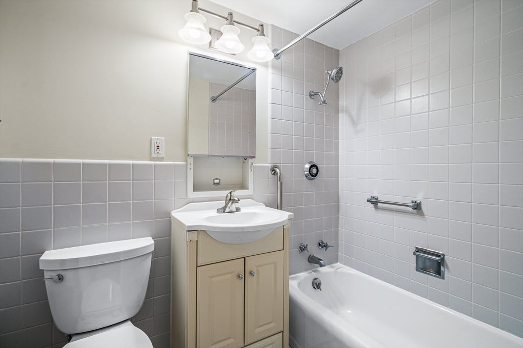 36 Eliot St 2