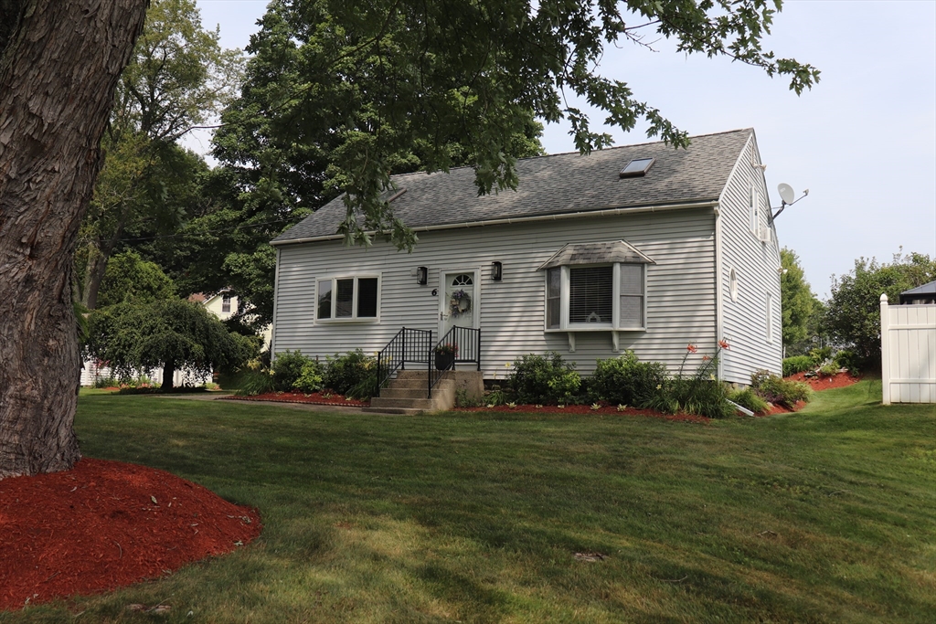 6 Rawson Ave