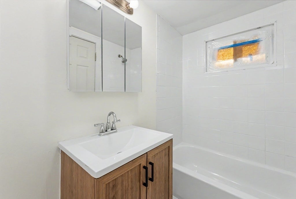 13 Woodland St, Lawrence, MA, 13 Woodland St, Lawrence, MA Photo #7