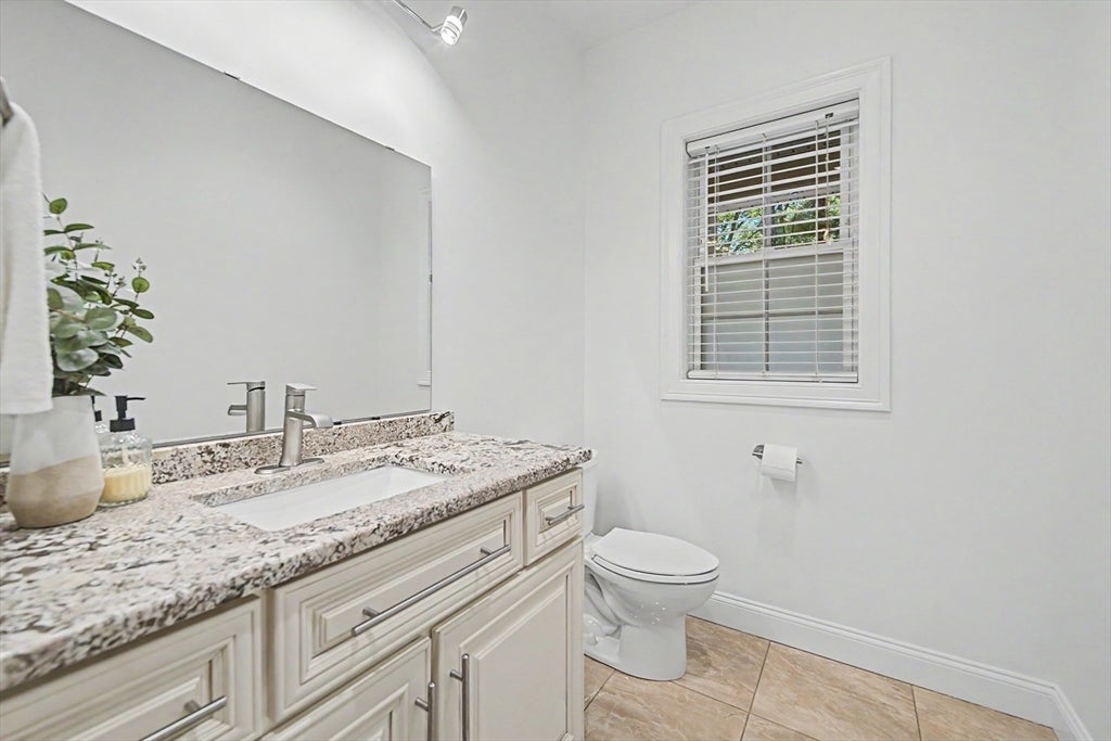 657 Silver St, Agawam, MA, 657 Silver St, Agawam, MA Photo #14