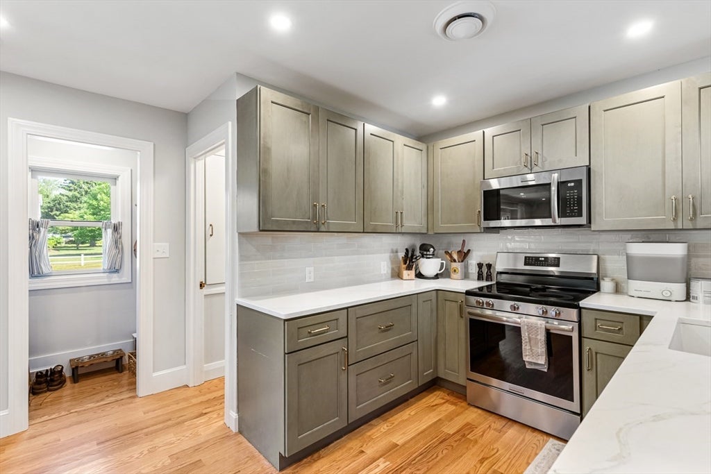 355 Pearse Rd, Swansea, MA, 355 Pearse Rd, Swansea, MA Photo #18