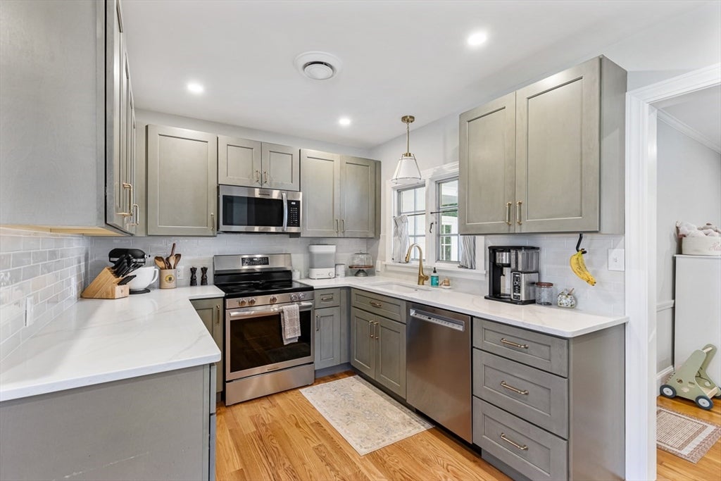 355 Pearse Rd, Swansea, MA, 355 Pearse Rd, Swansea, MA Photo #17