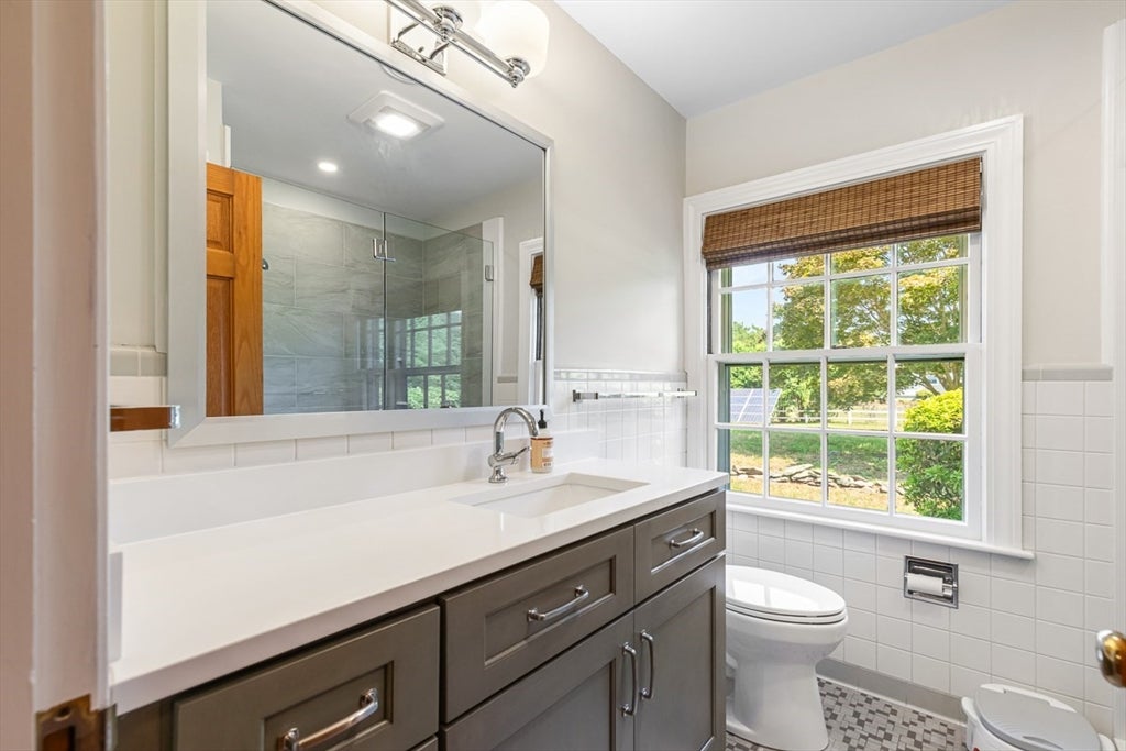 355 Pearse Rd, Swansea, MA, 355 Pearse Rd, Swansea, MA Photo #24