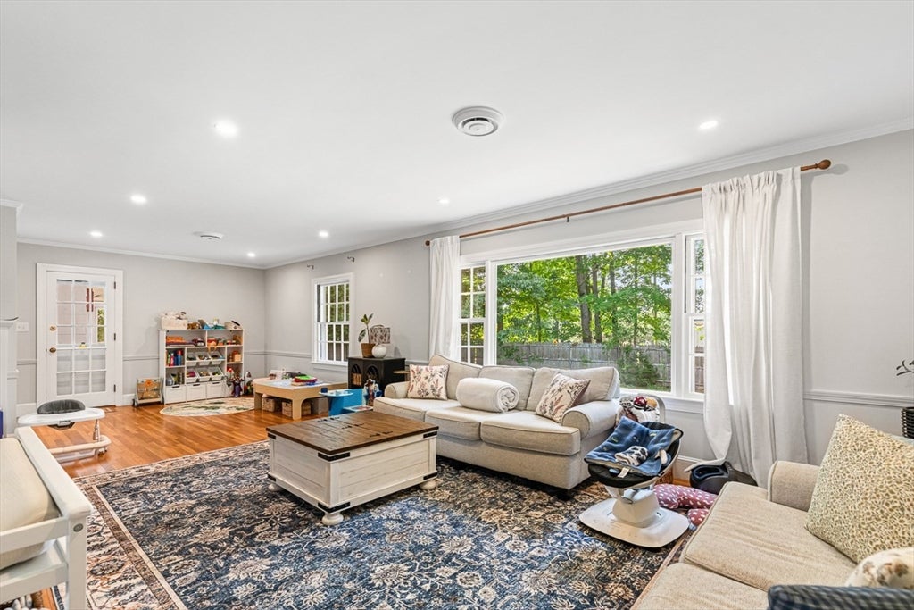 355 Pearse Rd, Swansea, MA, 355 Pearse Rd, Swansea, MA Photo #5