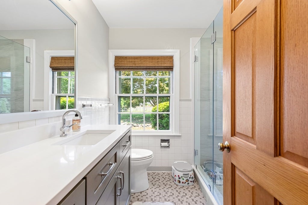 355 Pearse Rd, Swansea, MA, 355 Pearse Rd, Swansea, MA Photo #25