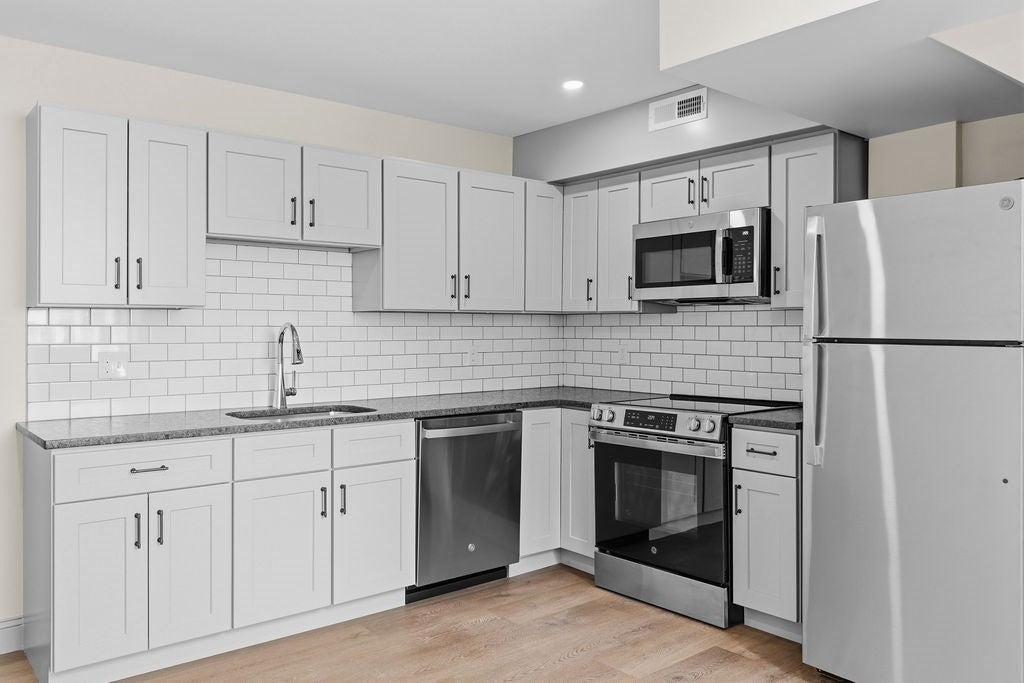 Photo of 160 Seabury St, Fall River, MA