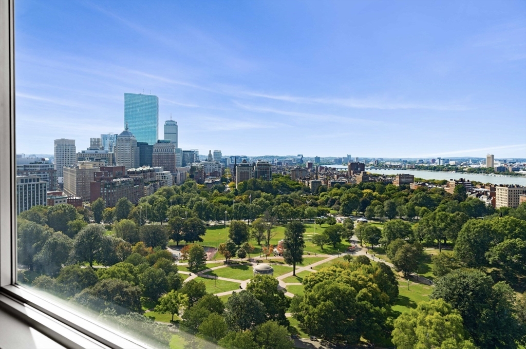 Click for 151 Tremont St #19M, Boston, MA slideshow