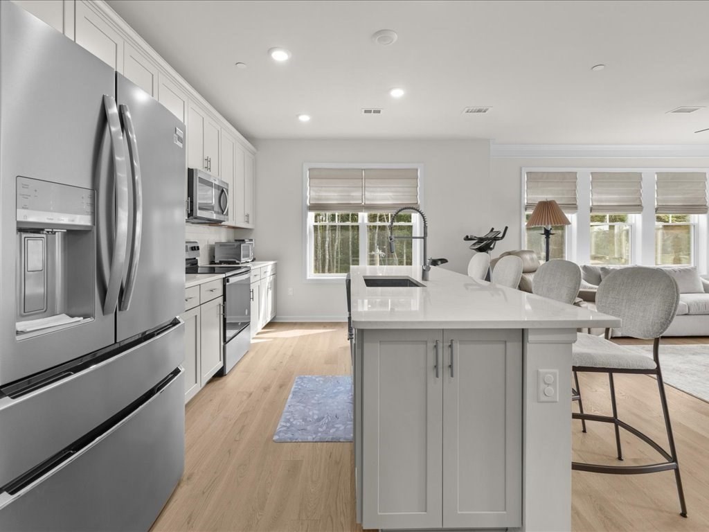2 Winslow Lane 406