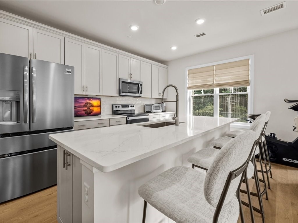 2 Winslow Lane 406